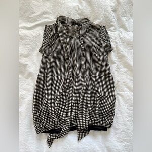 Stylish T shirt blouse with ties at top